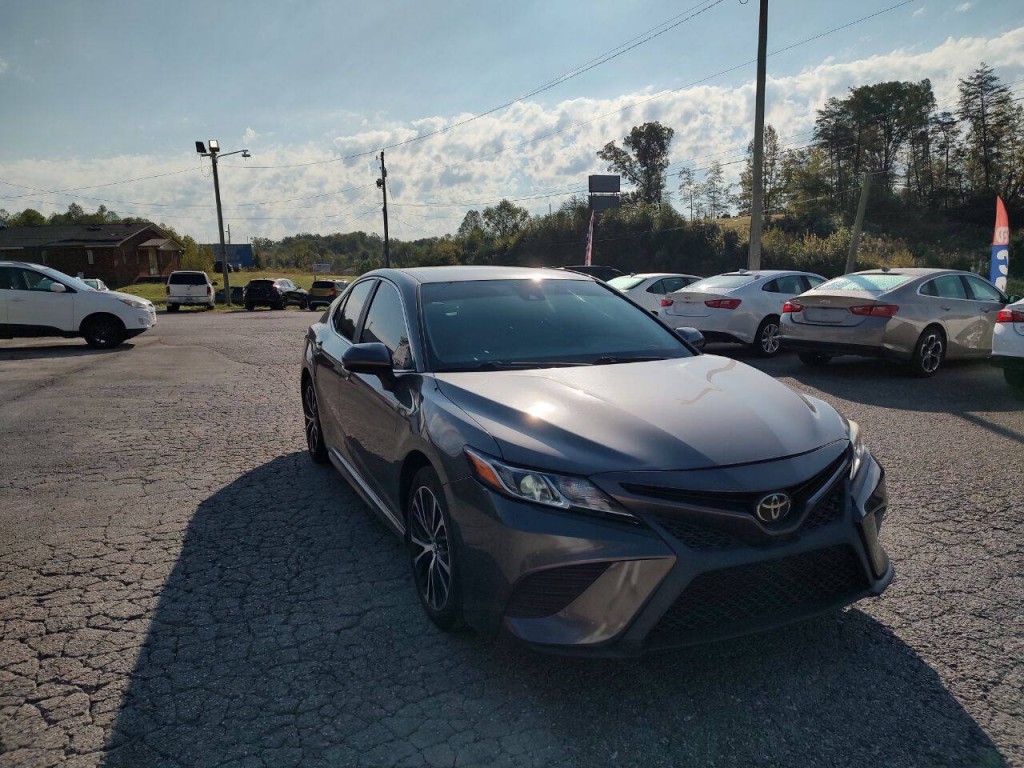 2019 Toyota Camry Image 4