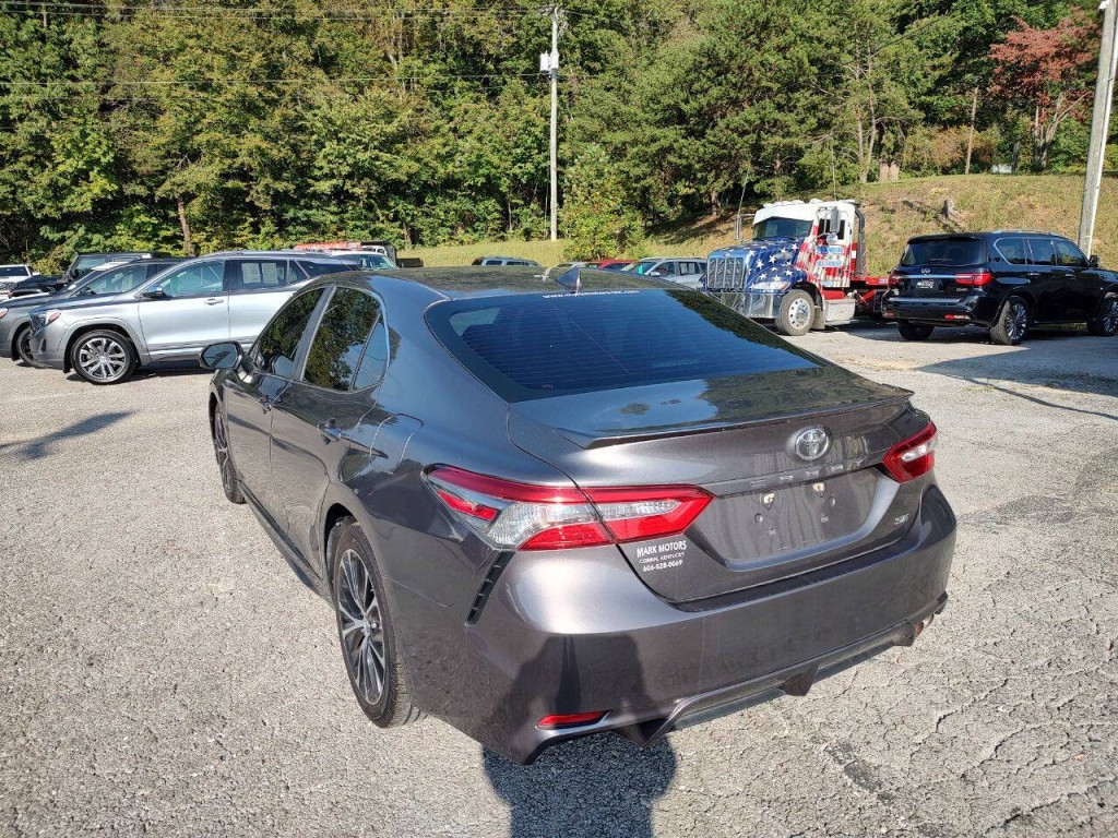 2019 Toyota Camry Image 8