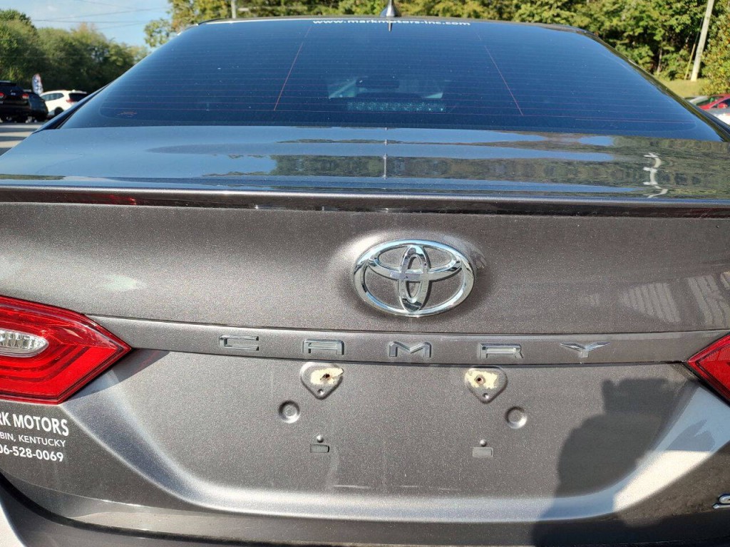 2019 Toyota Camry Image 11