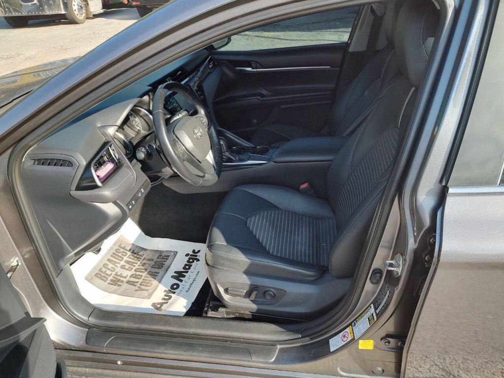 2019 Toyota Camry Image 13