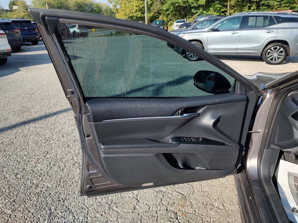 2019 Toyota Camry Image 15