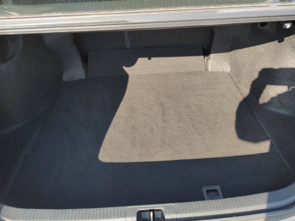 2019 Toyota Camry Image 16