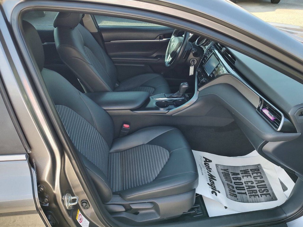 2019 Toyota Camry Image 22