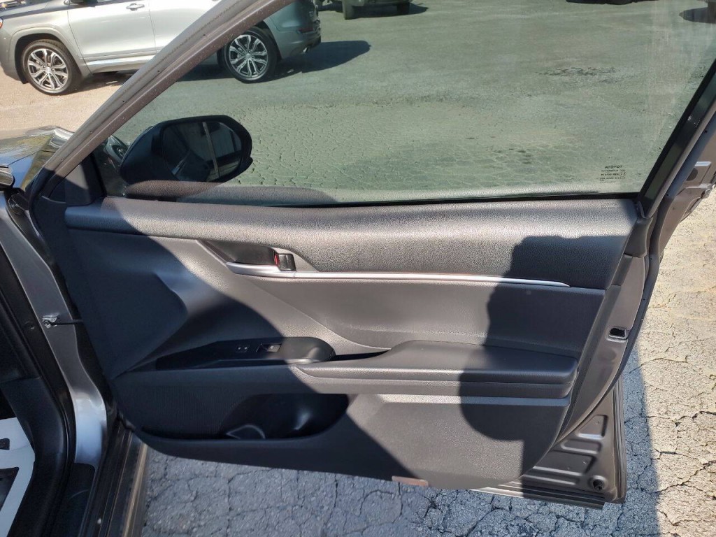 2019 Toyota Camry Image 24