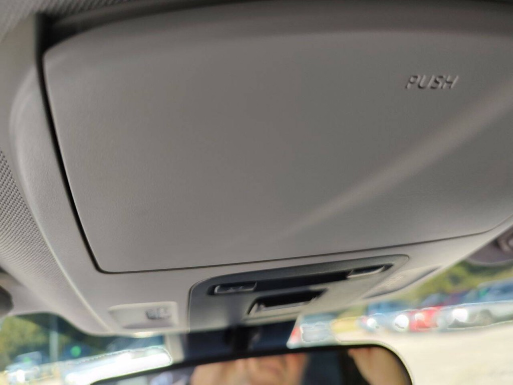 2019 Toyota Camry Image 26