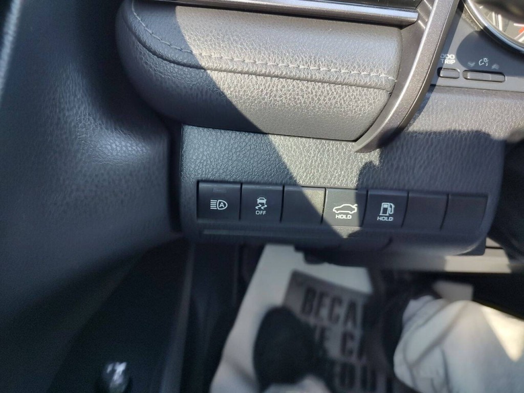 2019 Toyota Camry Image 36