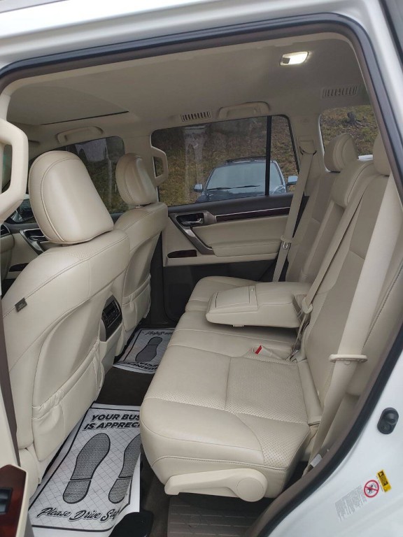 2013 Lexus GX 460 Image 31