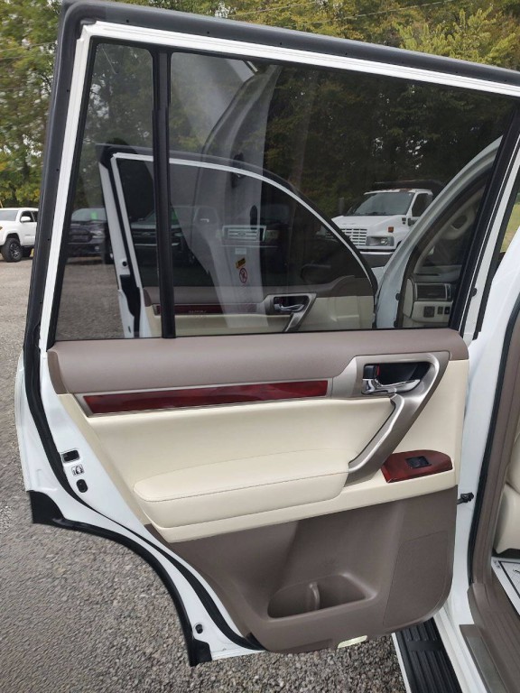 2013 Lexus GX 460 Image 32