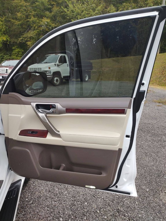 2013 Lexus GX 460 Image 48