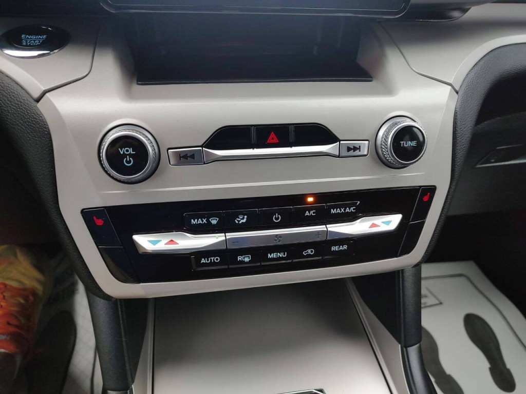 2023 Ford Explorer Image 46