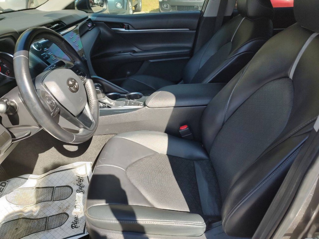 2019 Toyota Camry Image 14