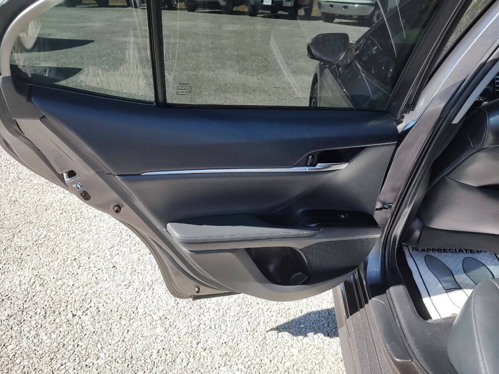 2019 Toyota Camry Image 20