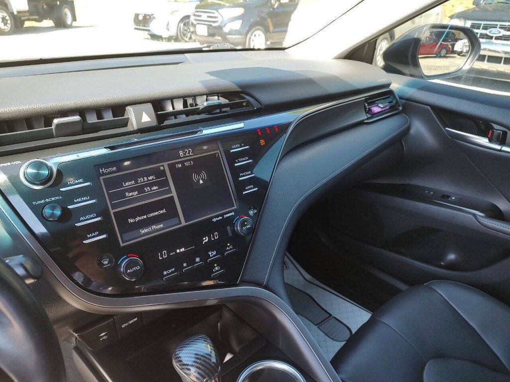 2019 Toyota Camry Image 32