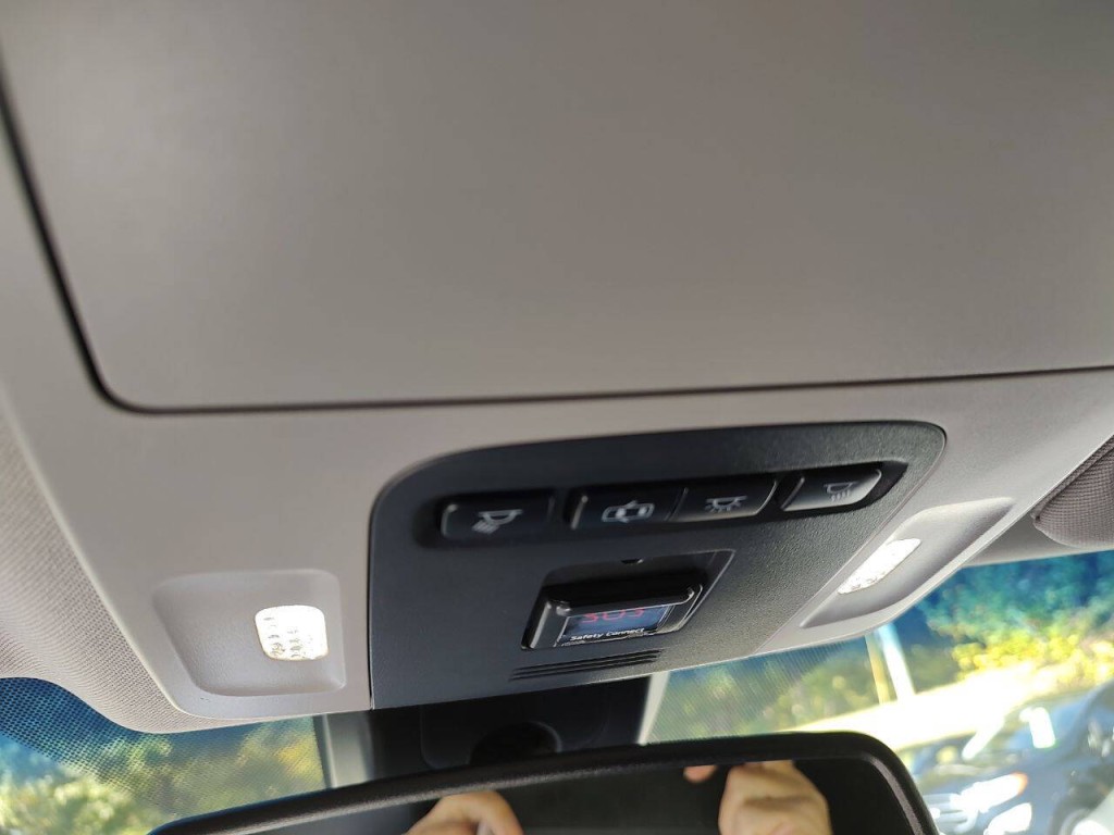 2019 Toyota Camry Image 33
