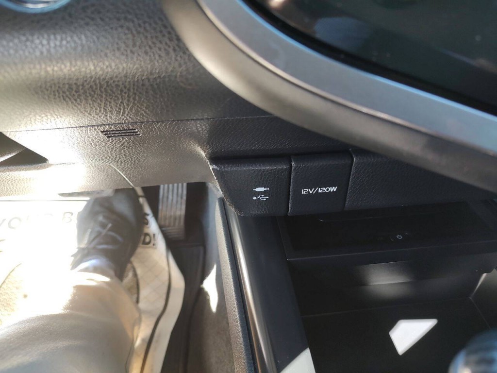 2019 Toyota Camry Image 36