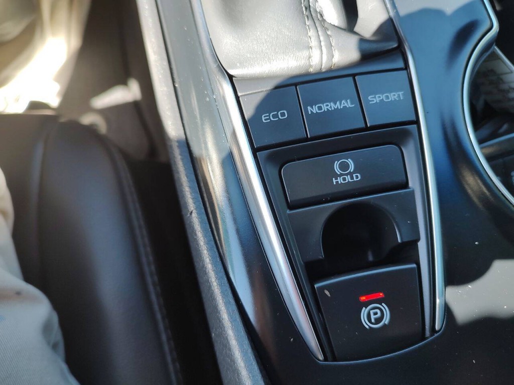 2019 Toyota Camry Image 38