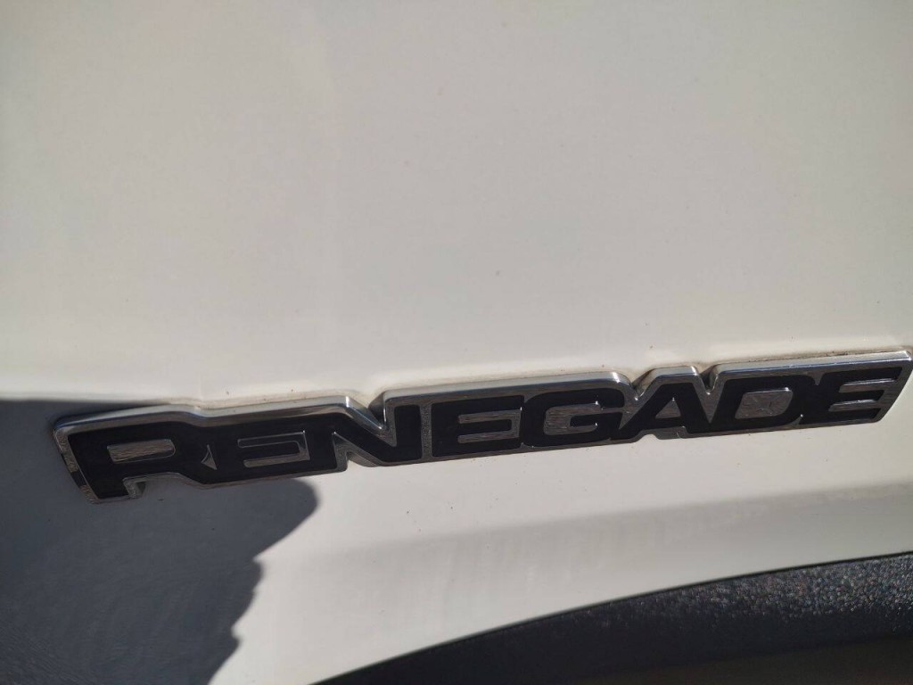 2017 Jeep Renegade Image 11