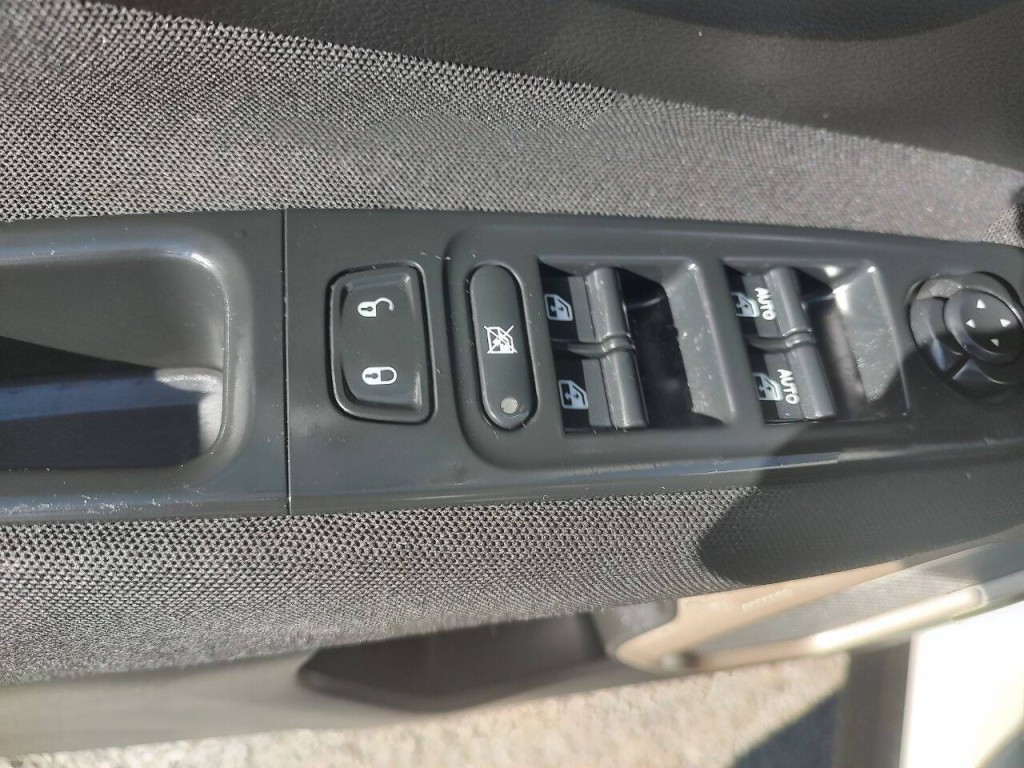 2017 Jeep Renegade Image 18