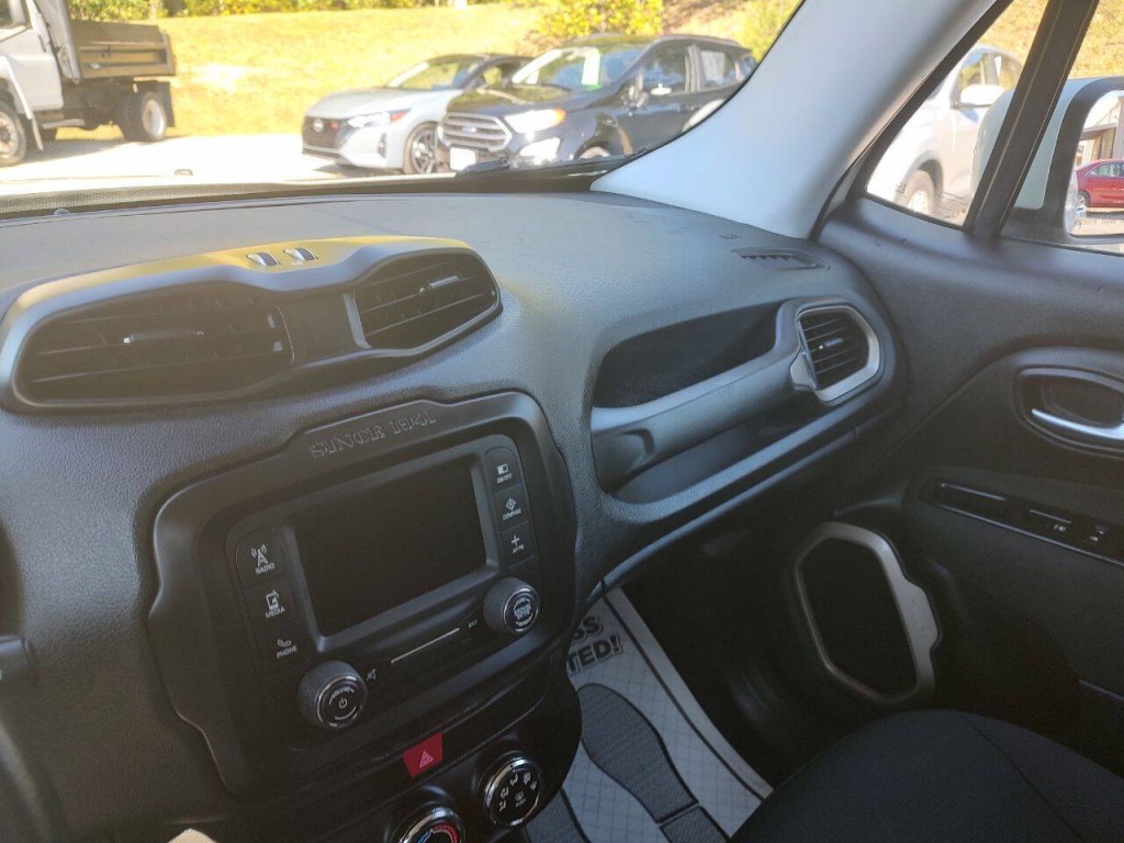 2017 Jeep Renegade Image 30