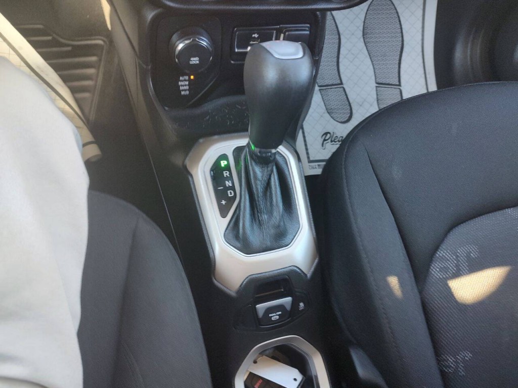 2017 Jeep Renegade Image 34