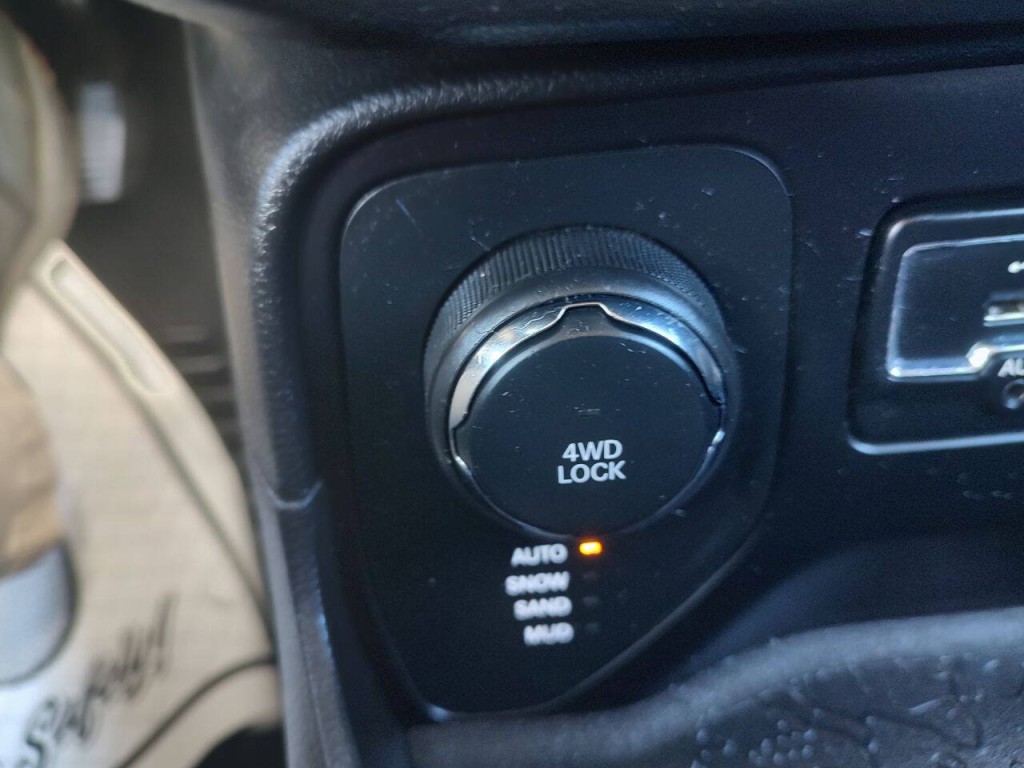 2017 Jeep Renegade Image 37