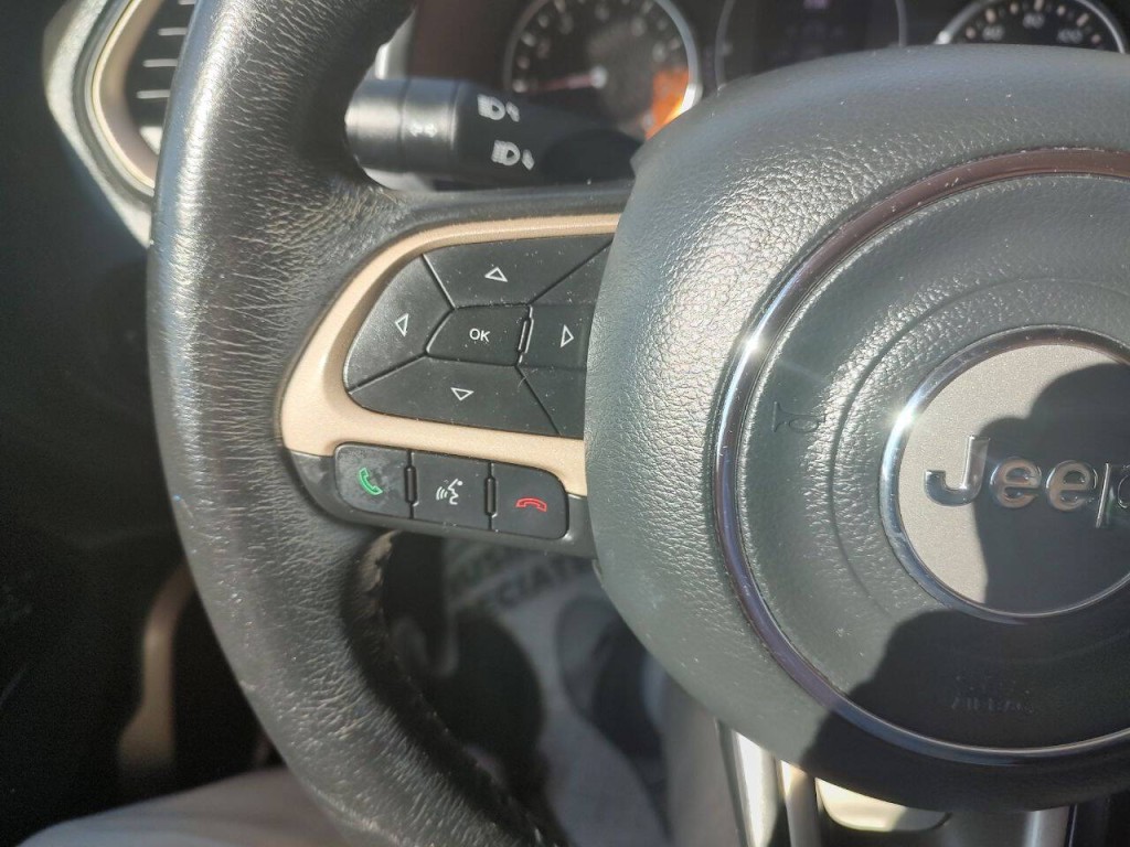 2017 Jeep Renegade Image 39