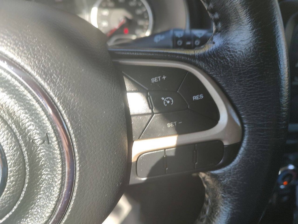 2017 Jeep Renegade Image 40