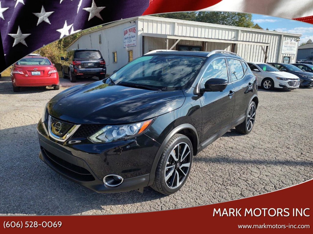 2019 Nissan Rogue Image 1