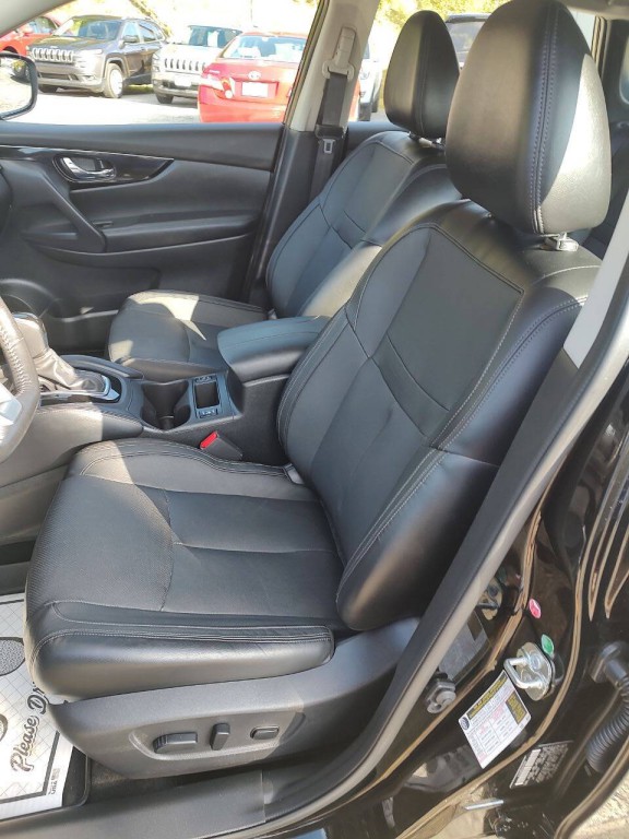2019 Nissan Rogue Image 17