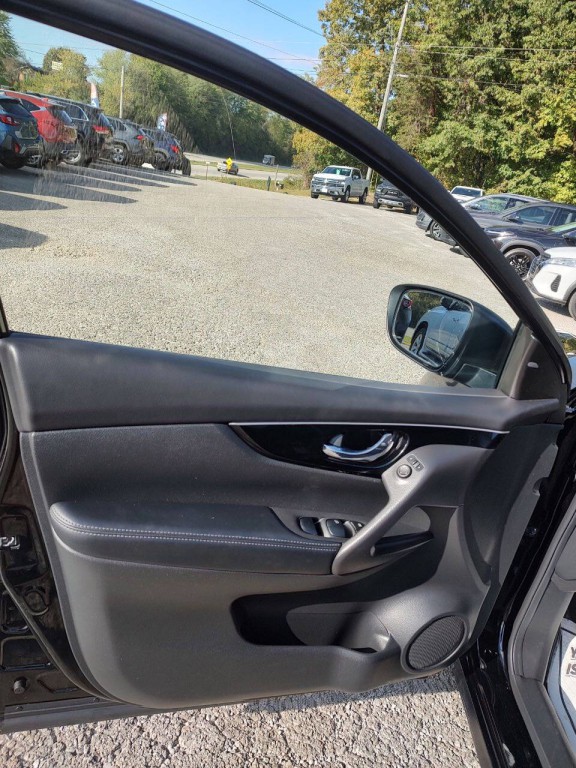 2019 Nissan Rogue Image 22