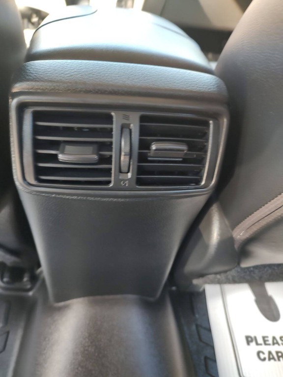 2019 Nissan Rogue Image 28