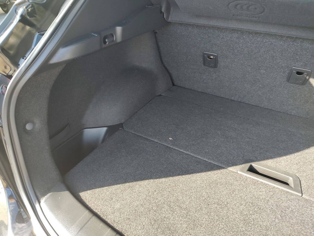 2019 Nissan Rogue Image 32