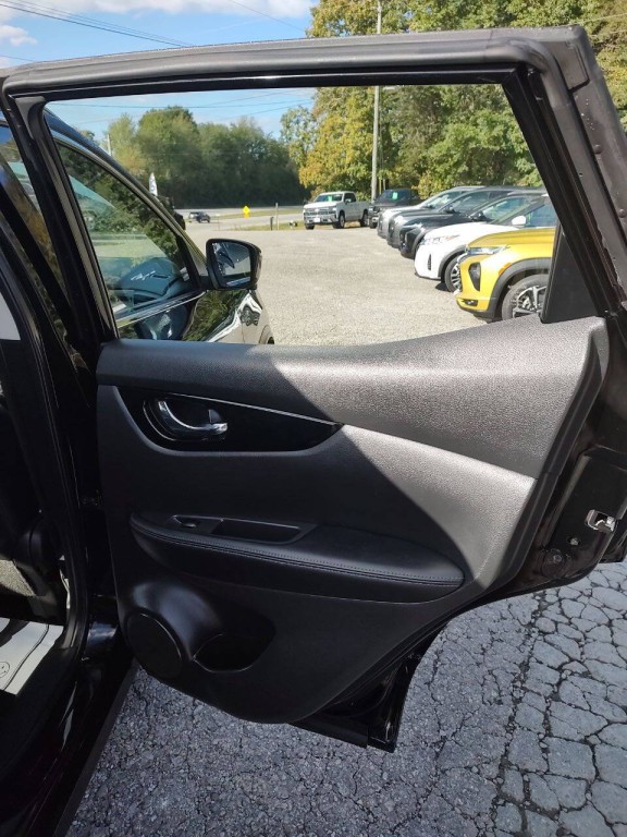 2019 Nissan Rogue Image 36