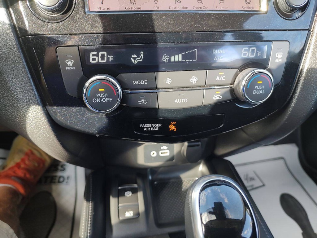 2019 Nissan Rogue Image 46