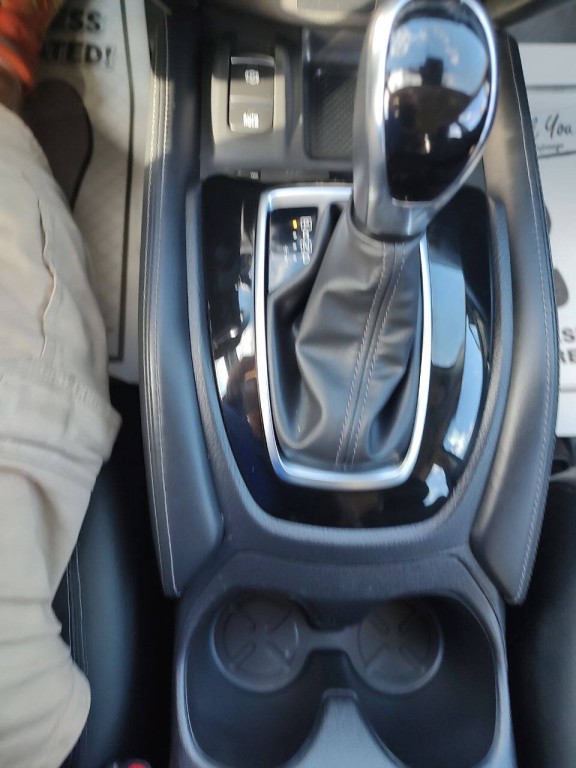 2019 Nissan Rogue Image 48
