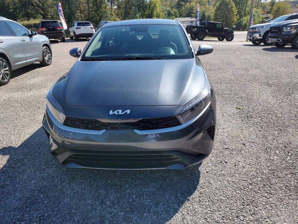 2024 Kia Forte Image 3