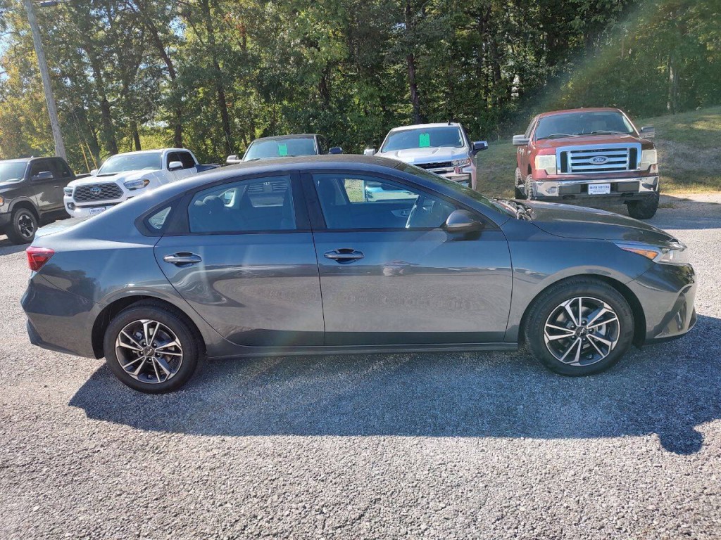 2024 Kia Forte Image 5