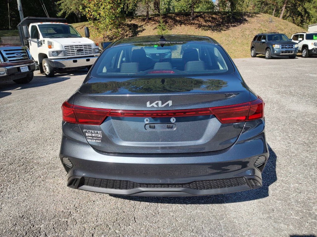 2024 Kia Forte Image 7