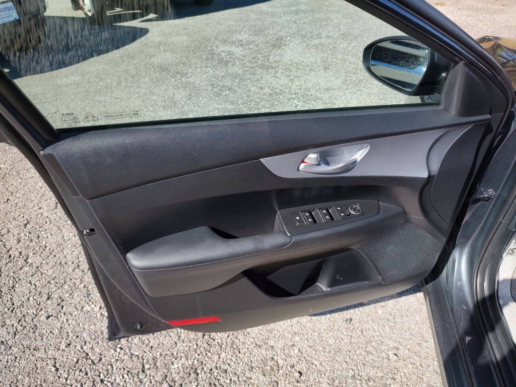 2024 Kia Forte Image 15