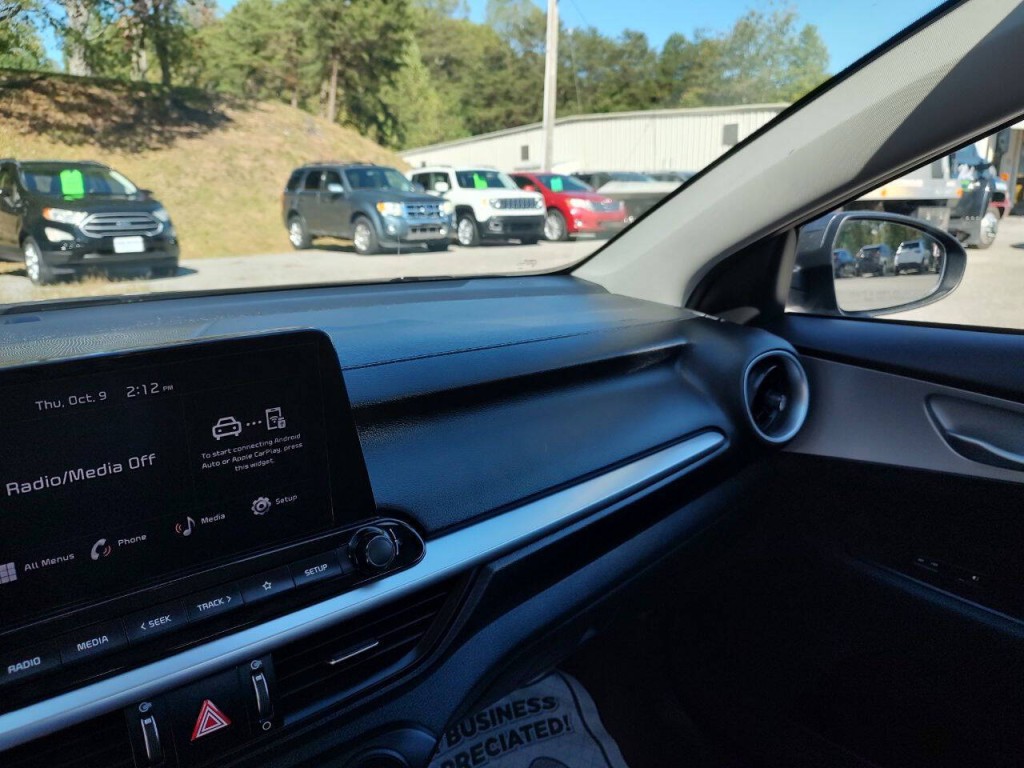 2024 Kia Forte Image 28
