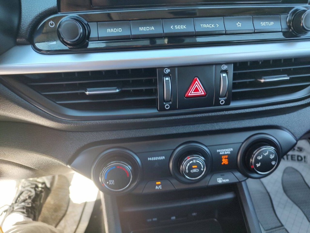 2024 Kia Forte Image 33