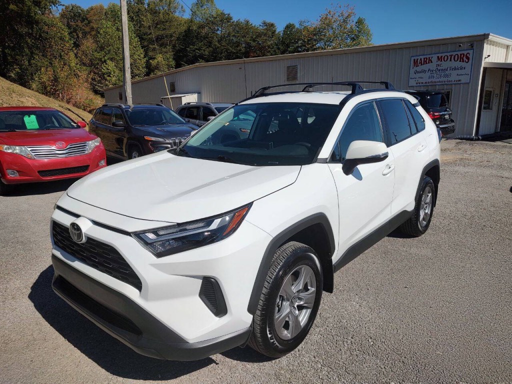 2024 Toyota Rav4 Image 3