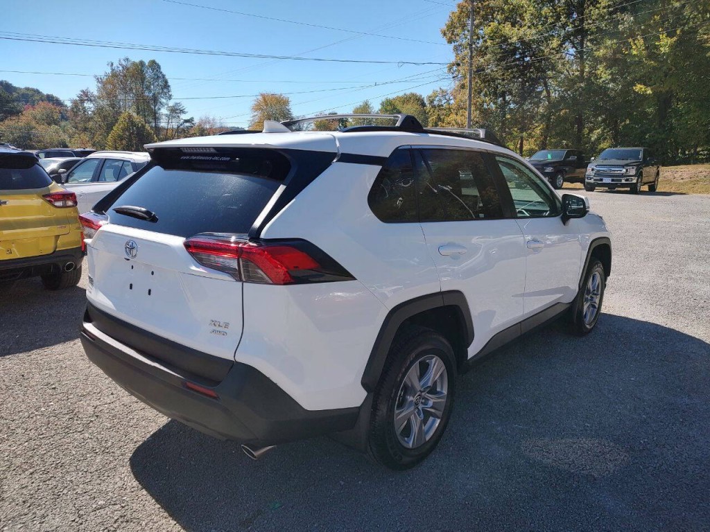 2024 Toyota Rav4 Image 7