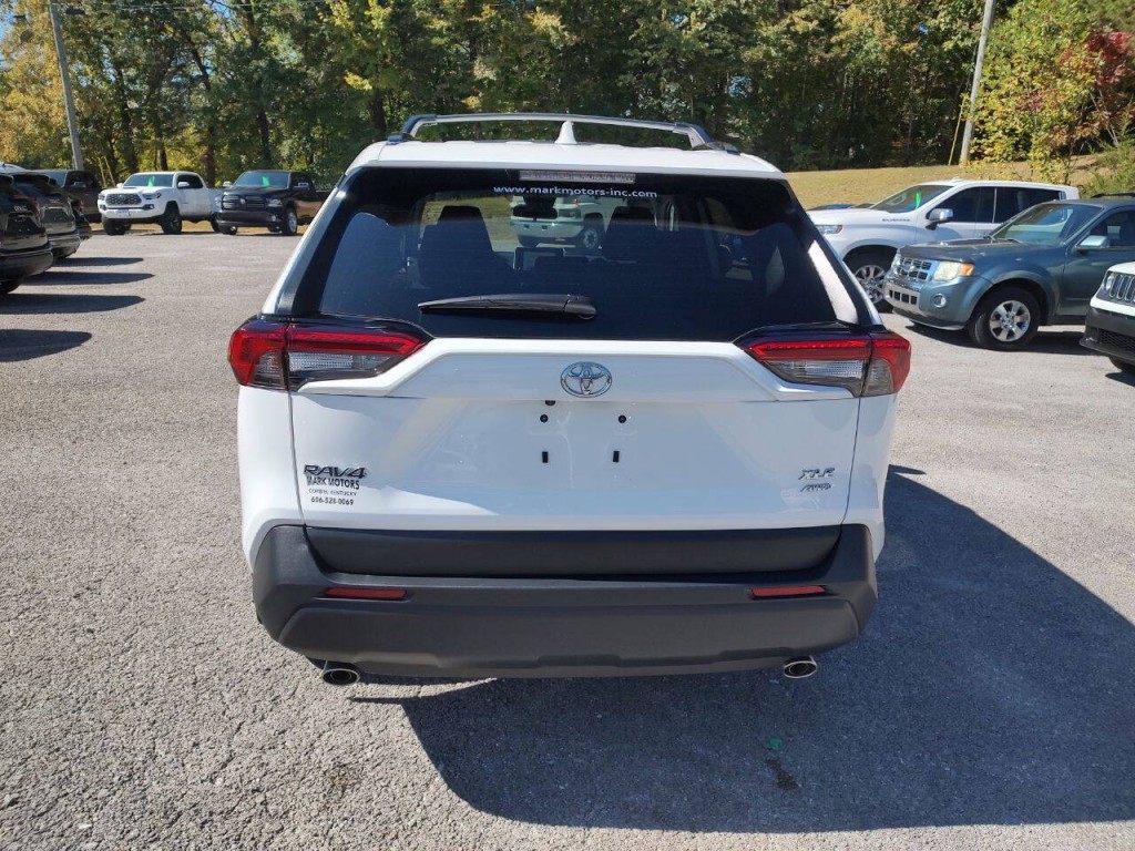 2024 Toyota Rav4 Image 8