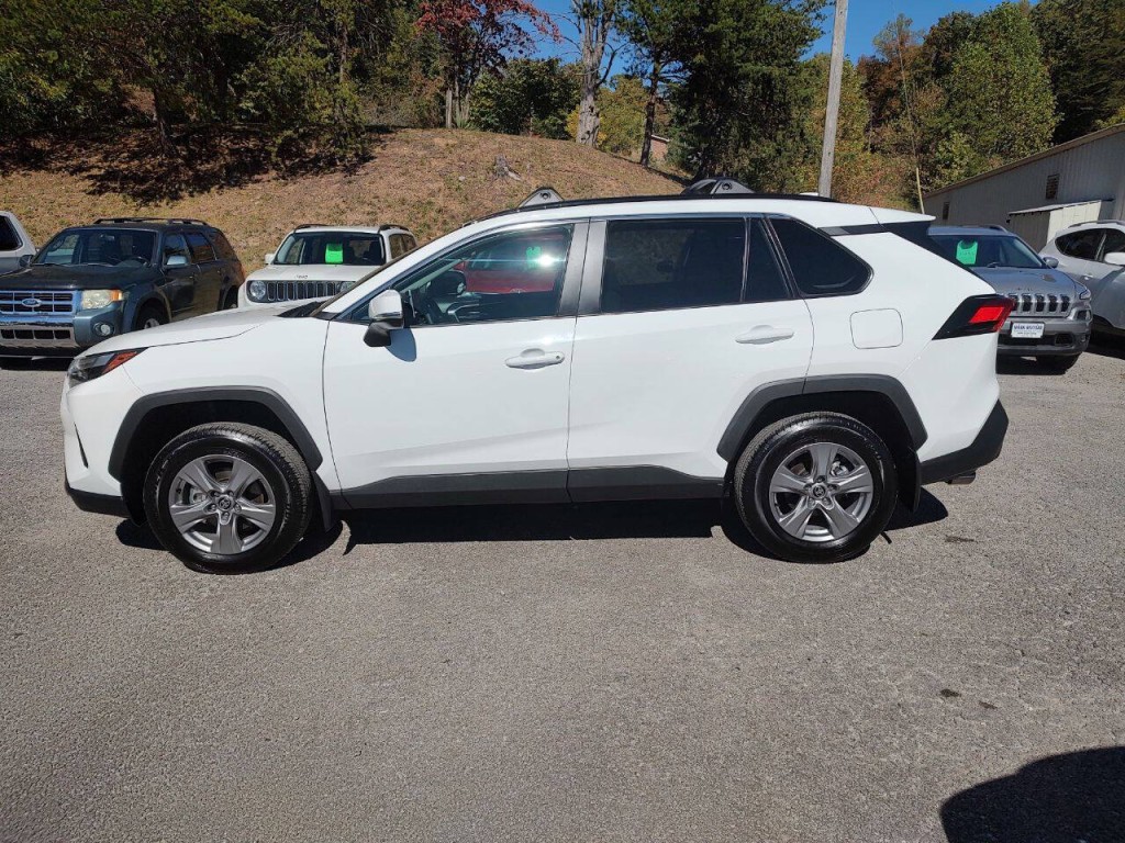 2024 Toyota Rav4 Image 10