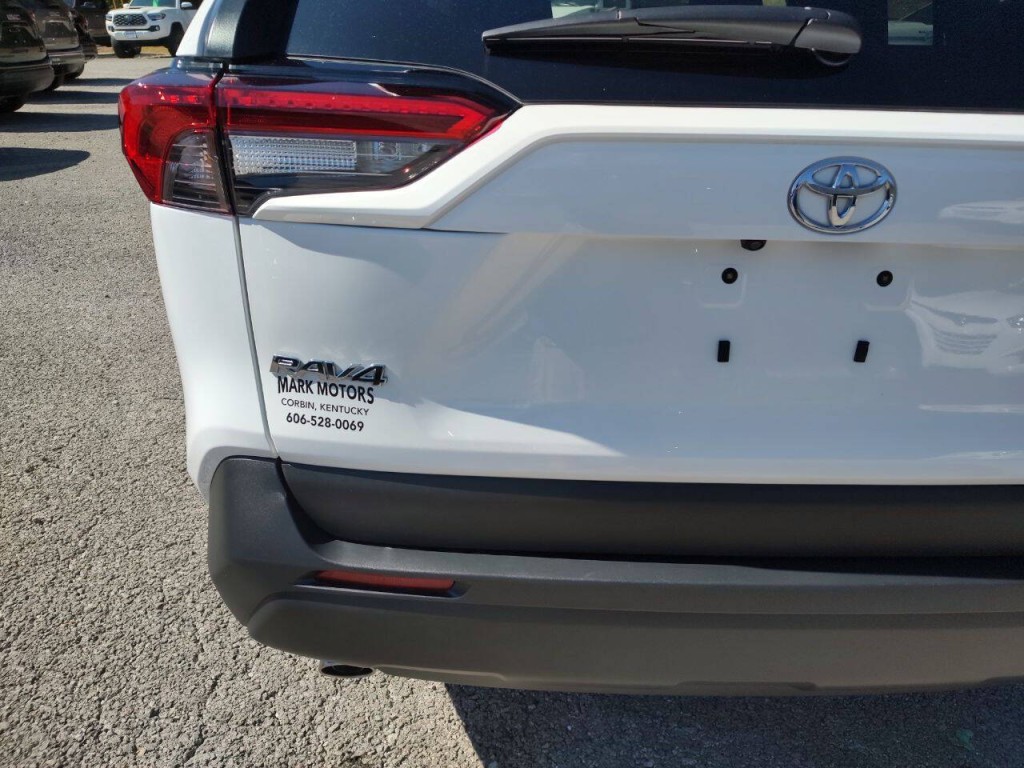 2024 Toyota Rav4 Image 16