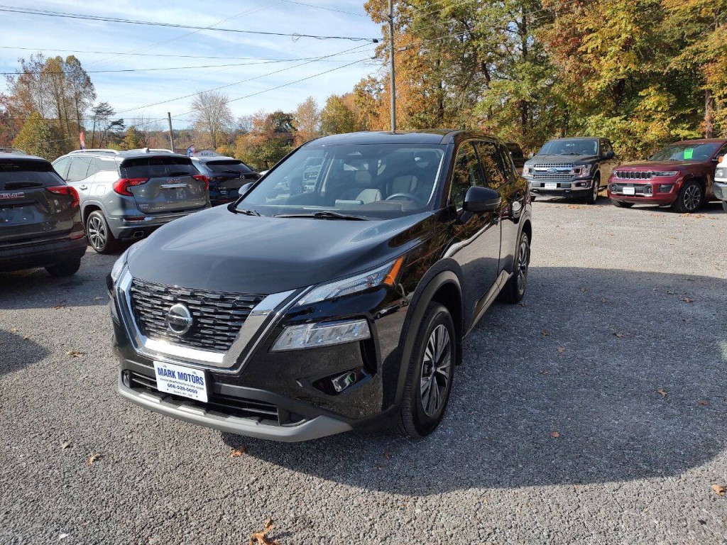 2021 Nissan Rogue Image 2