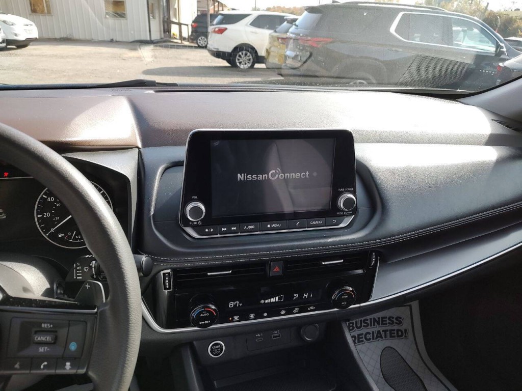 2021 Nissan Rogue Image 38