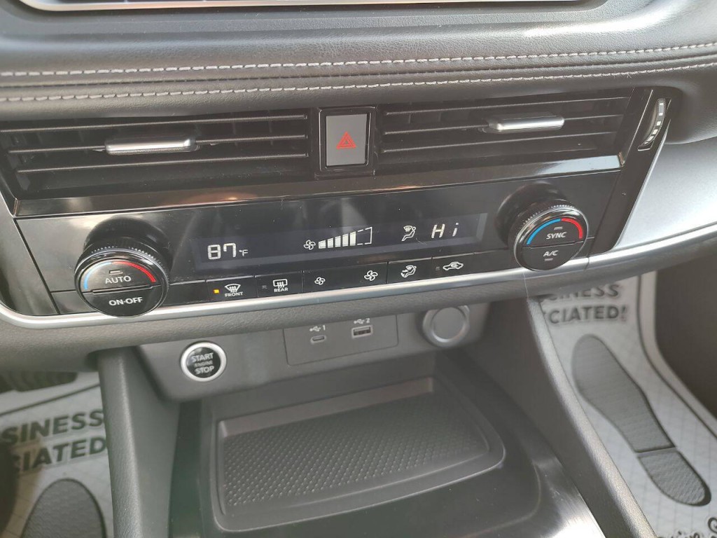 2021 Nissan Rogue Image 39