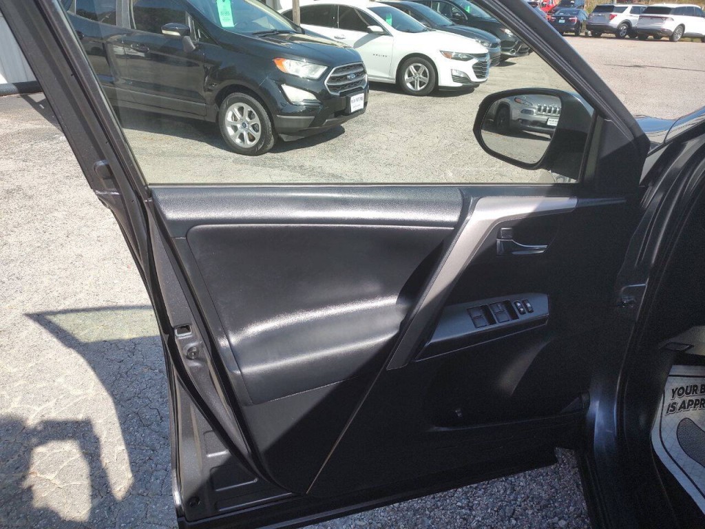 2016 Toyota Rav4 Image 17